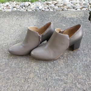 Neutralizer women's misha almond toe chunky ankle  boots